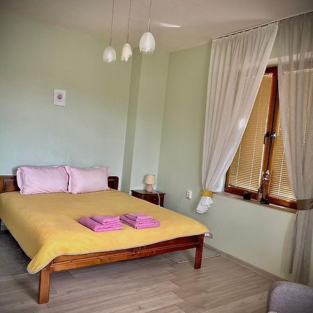 The Sunny Guest House Of Veliko Tarnovo-Amazing View, Top Location Экстерьер фото